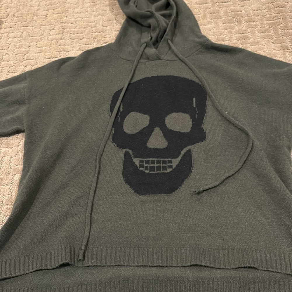 Great skull sweater